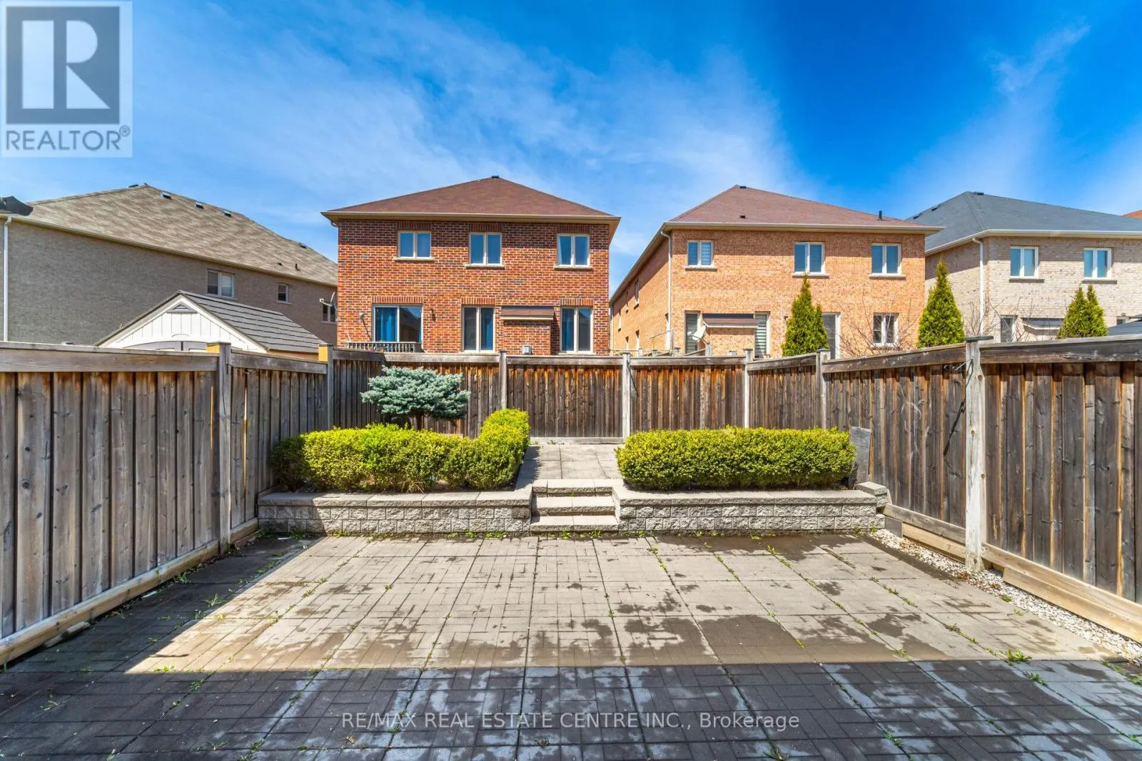 15 VANDERPOOL CRESCENT