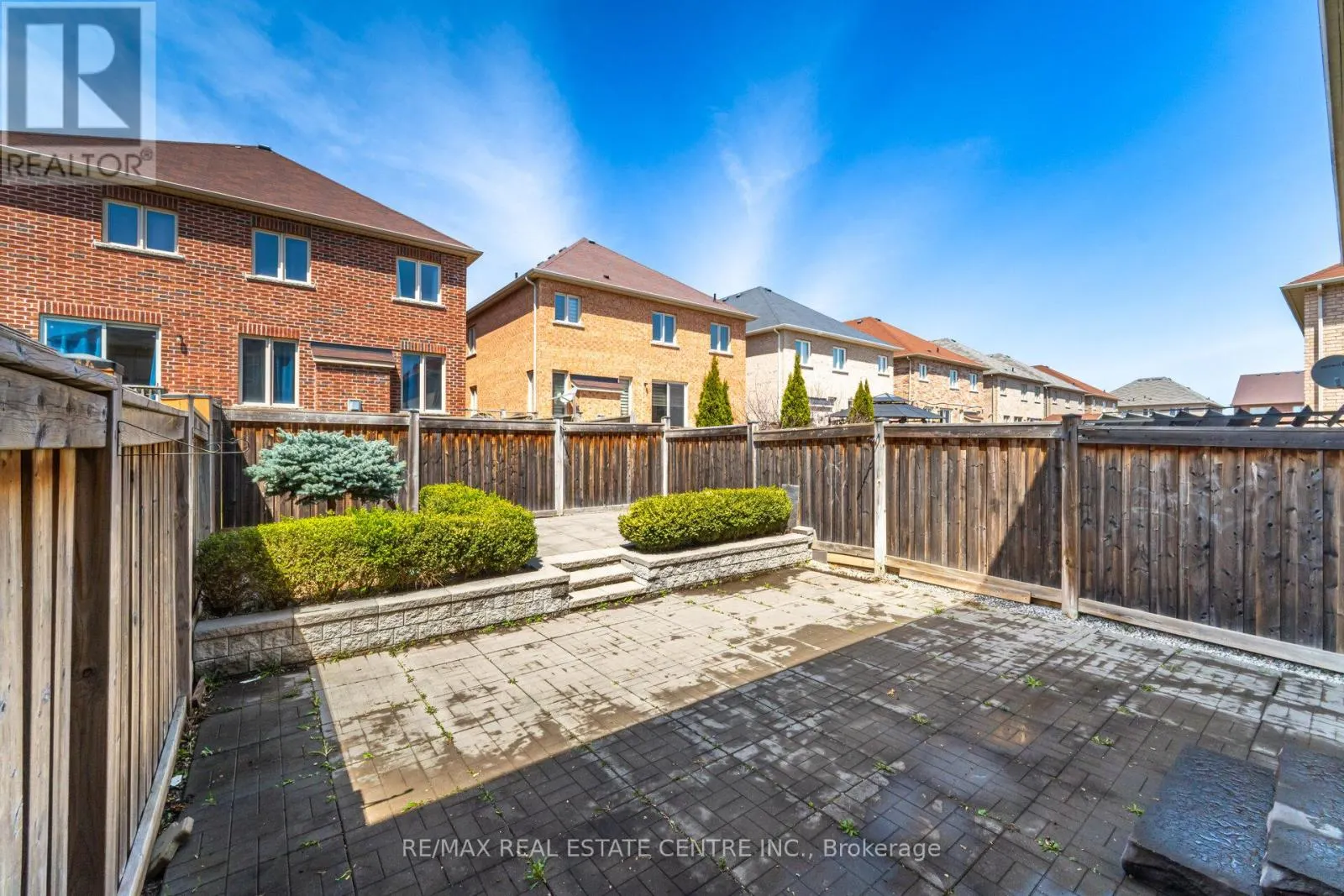 15 VANDERPOOL CRESCENT
