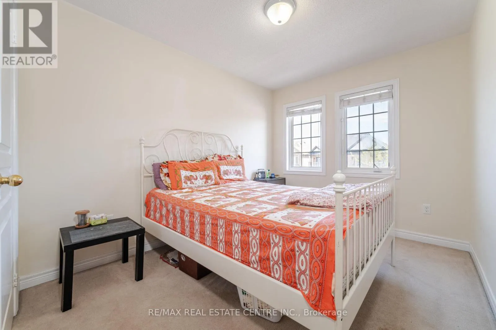 15 VANDERPOOL CRESCENT