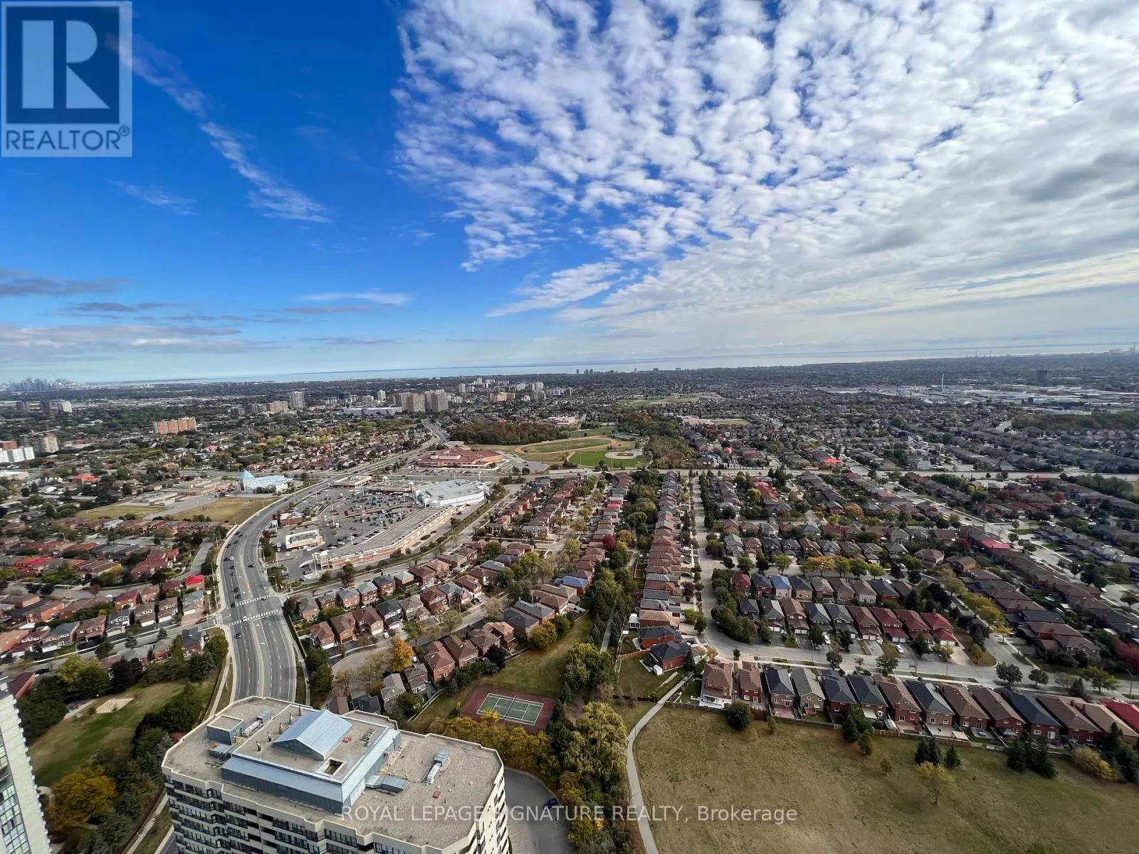 4208 - 3883 QUARTZ ROAD SE