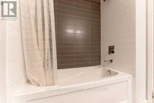 903 - 4011 BRICKSTONE MEWS