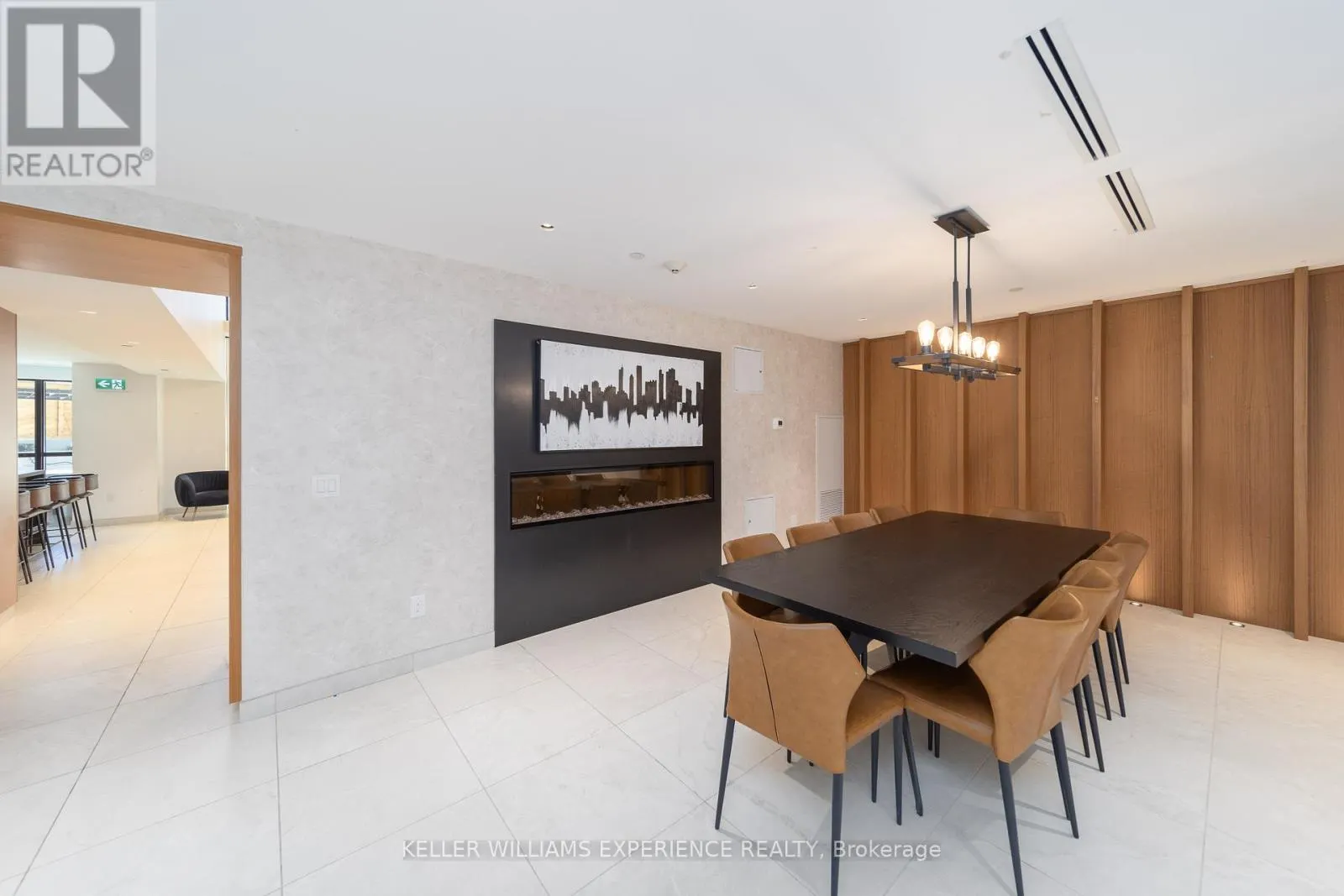 118 - 2300 ST CLAIR AVENUE W