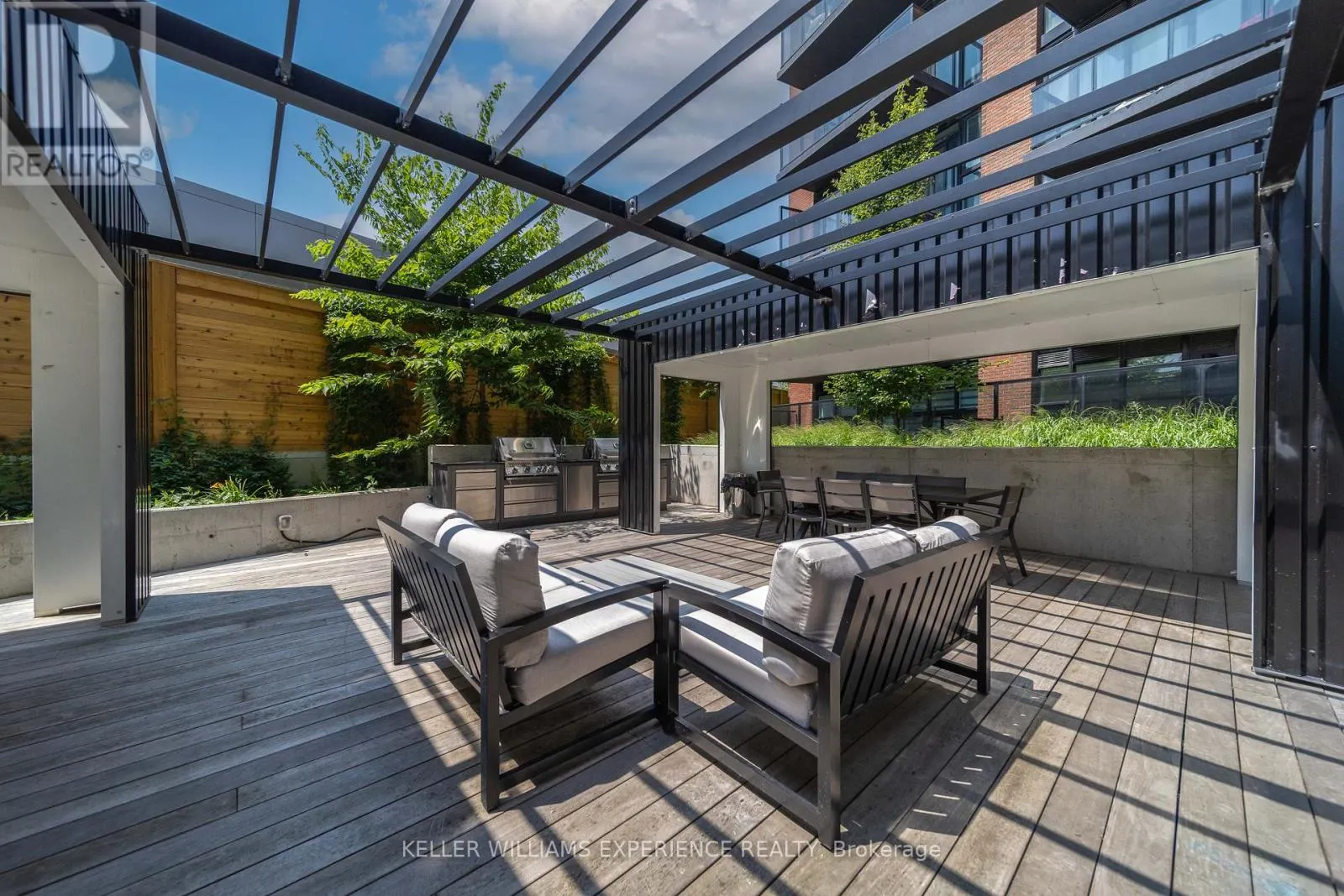 118 - 2300 ST CLAIR AVENUE W