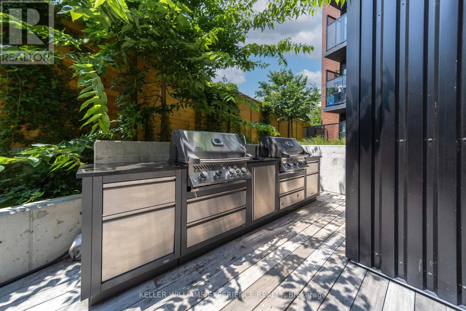 118 - 2300 ST CLAIR AVENUE W