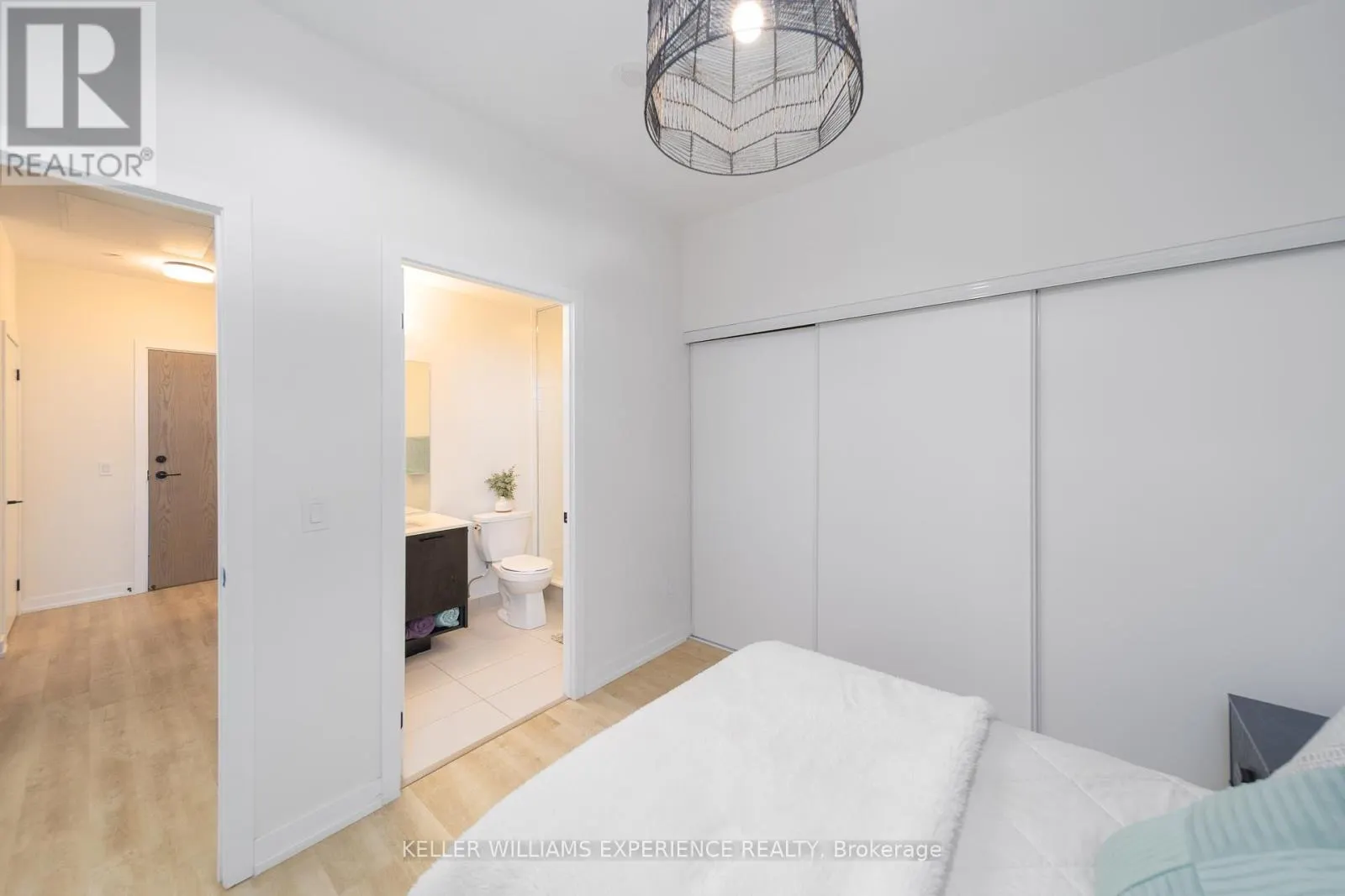 118 - 2300 ST CLAIR AVENUE W