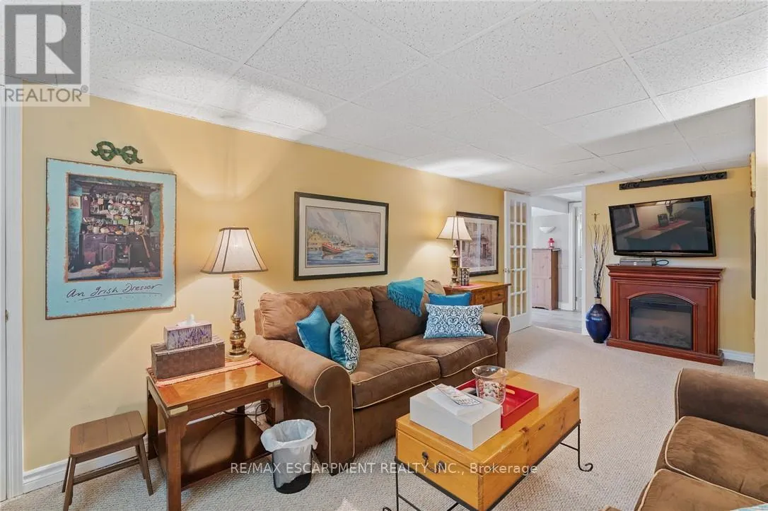 1383 CHRISTINA COURT