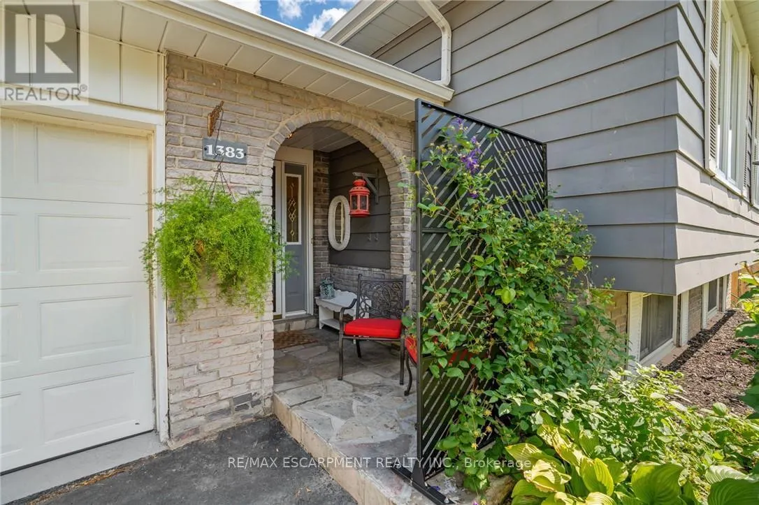 1383 CHRISTINA COURT
