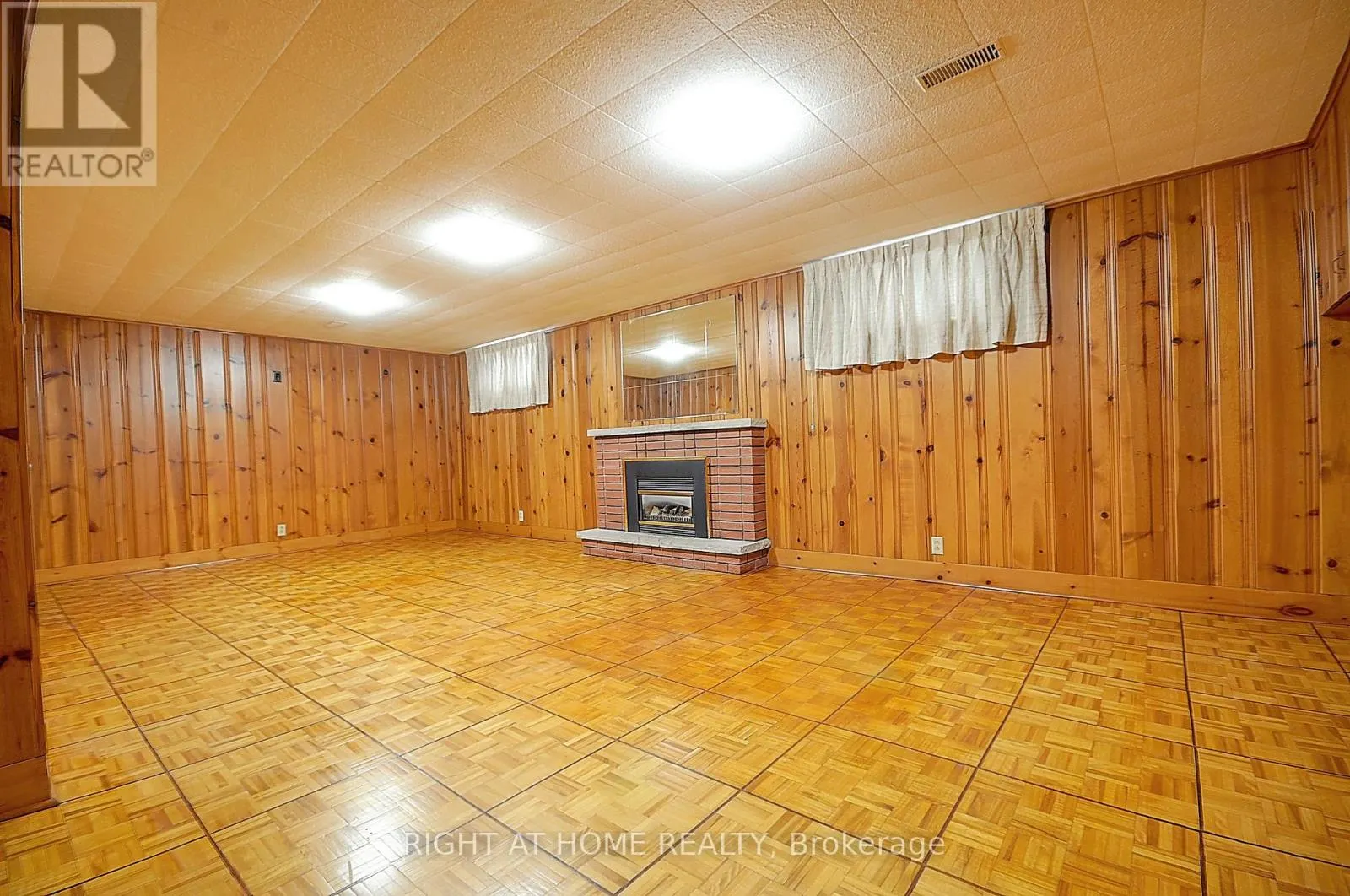 43 HAMPTONBROOK DRIVE