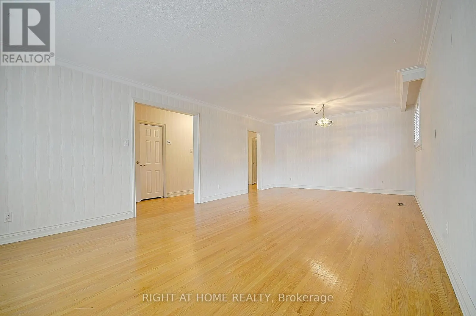 43 HAMPTONBROOK DRIVE