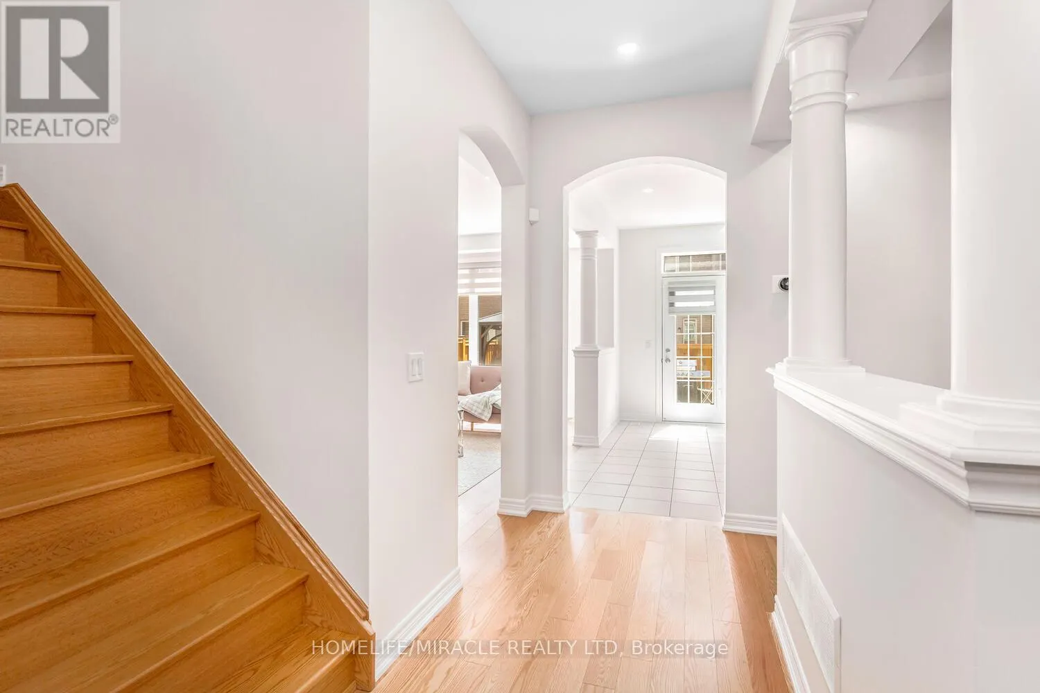 10 ELVERTON CRESCENT