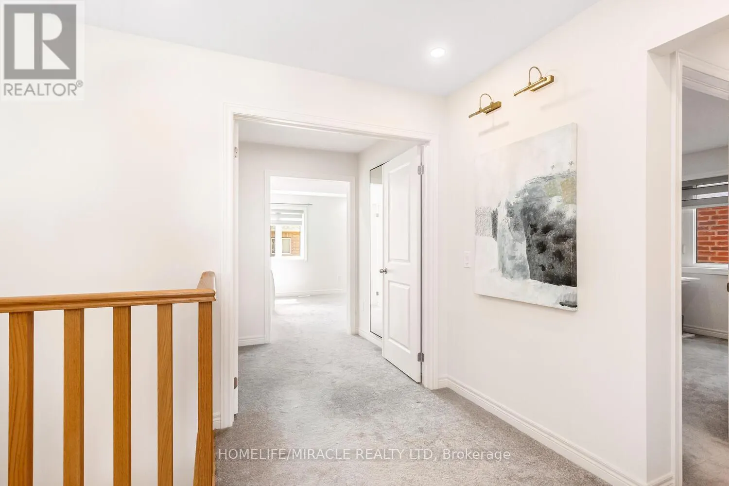 10 ELVERTON CRESCENT