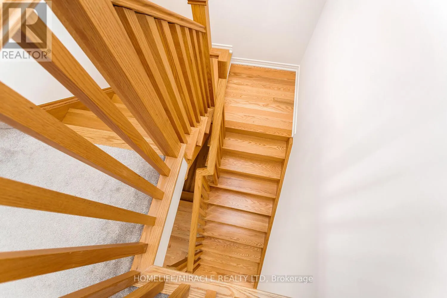 10 ELVERTON CRESCENT