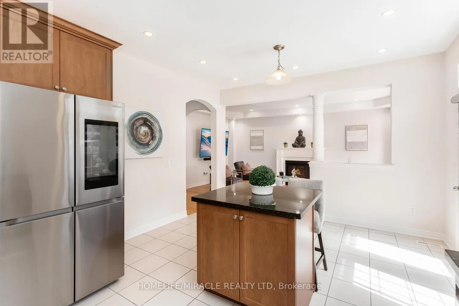 10 ELVERTON CRESCENT