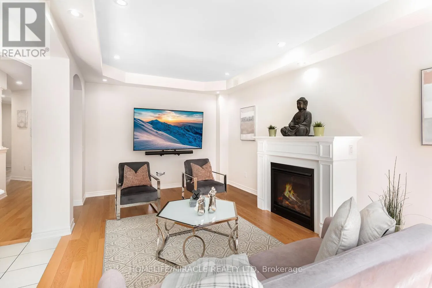 10 ELVERTON CRESCENT
