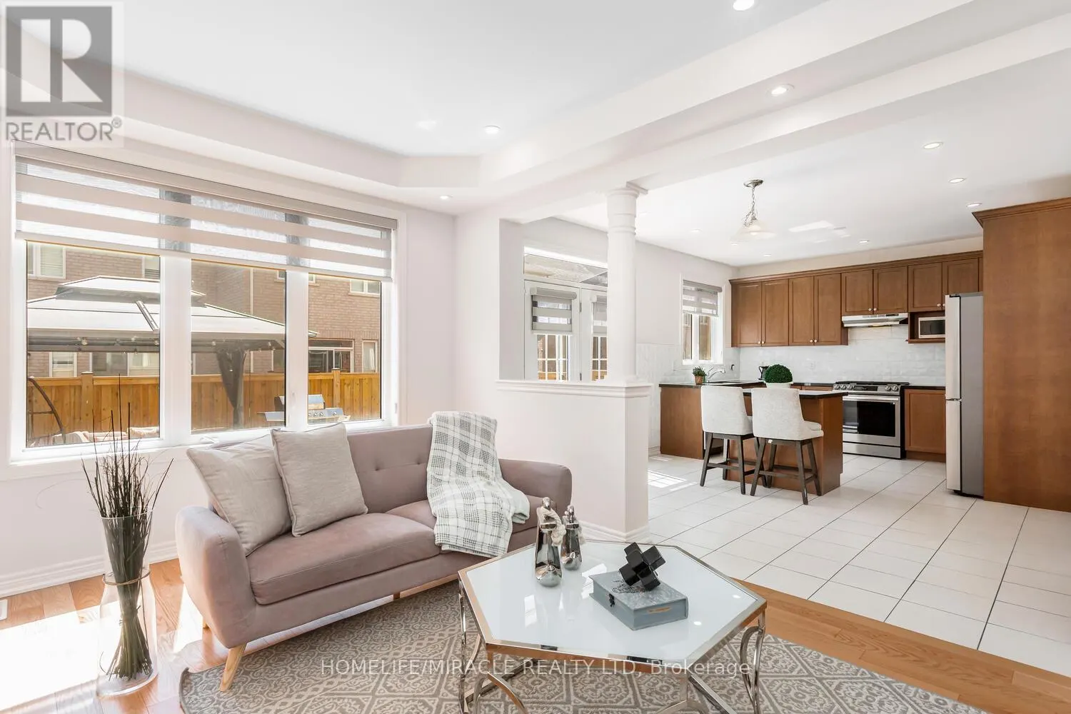 10 ELVERTON CRESCENT