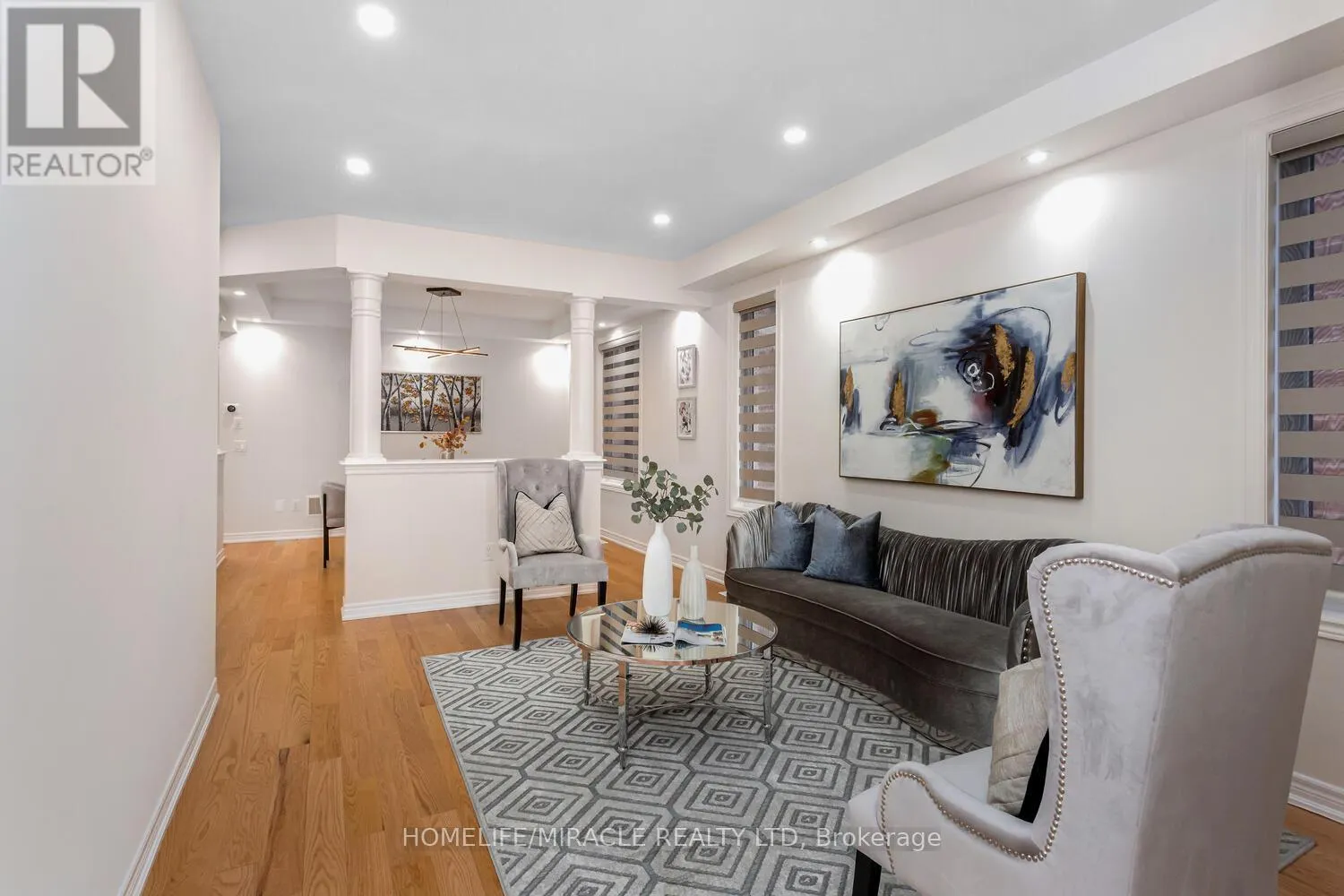 10 ELVERTON CRESCENT