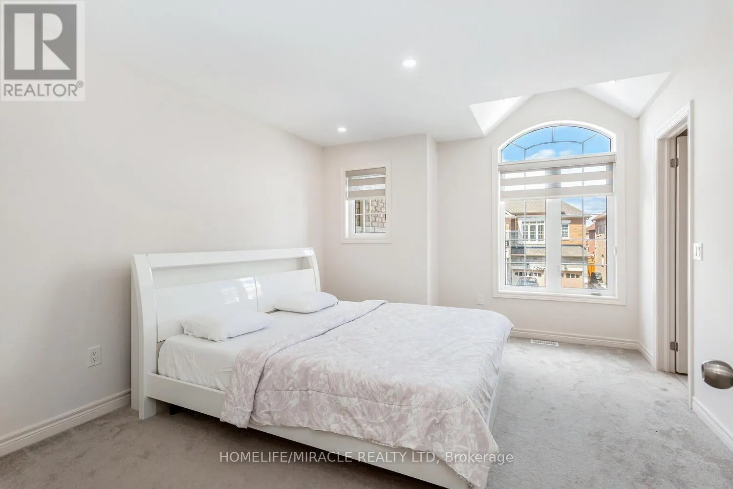 10 ELVERTON CRESCENT