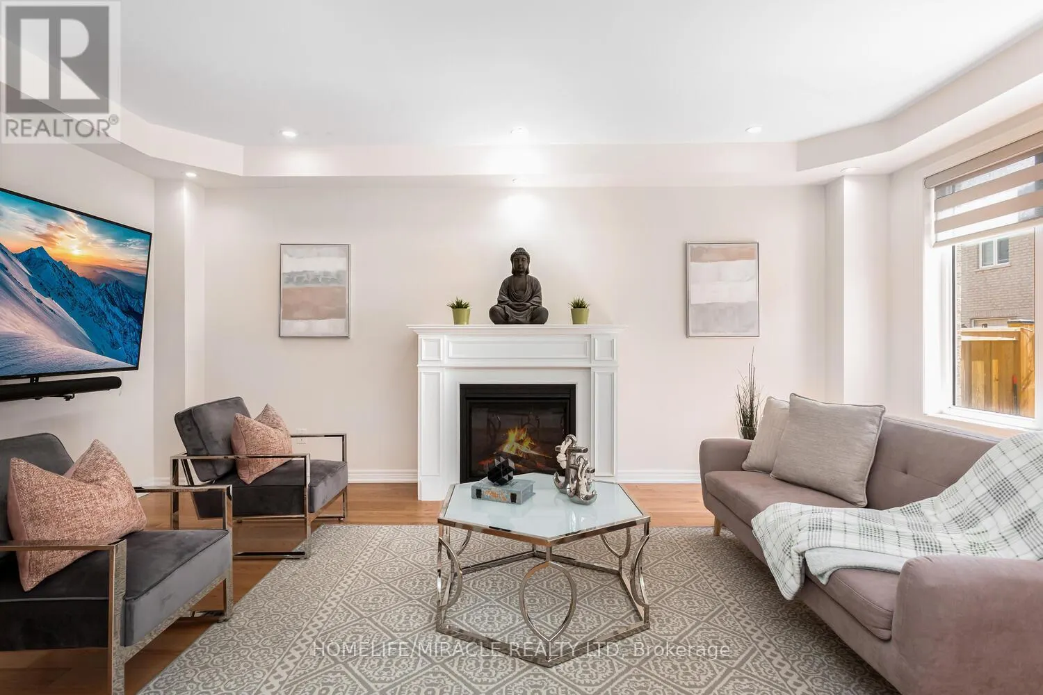 10 ELVERTON CRESCENT