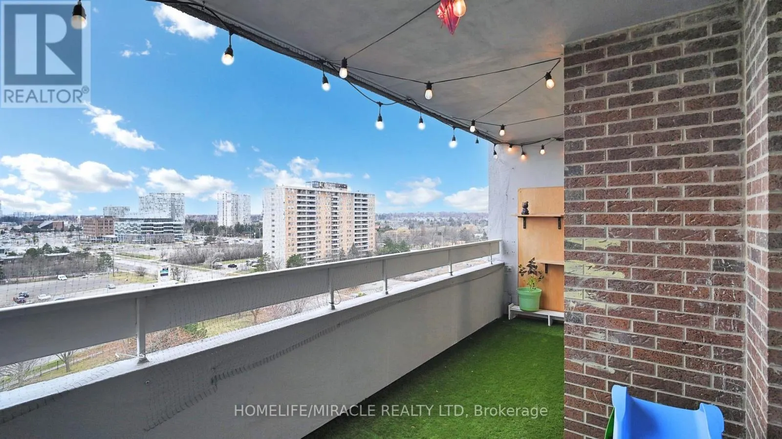 1112 - 15 KENSINGTON ROAD