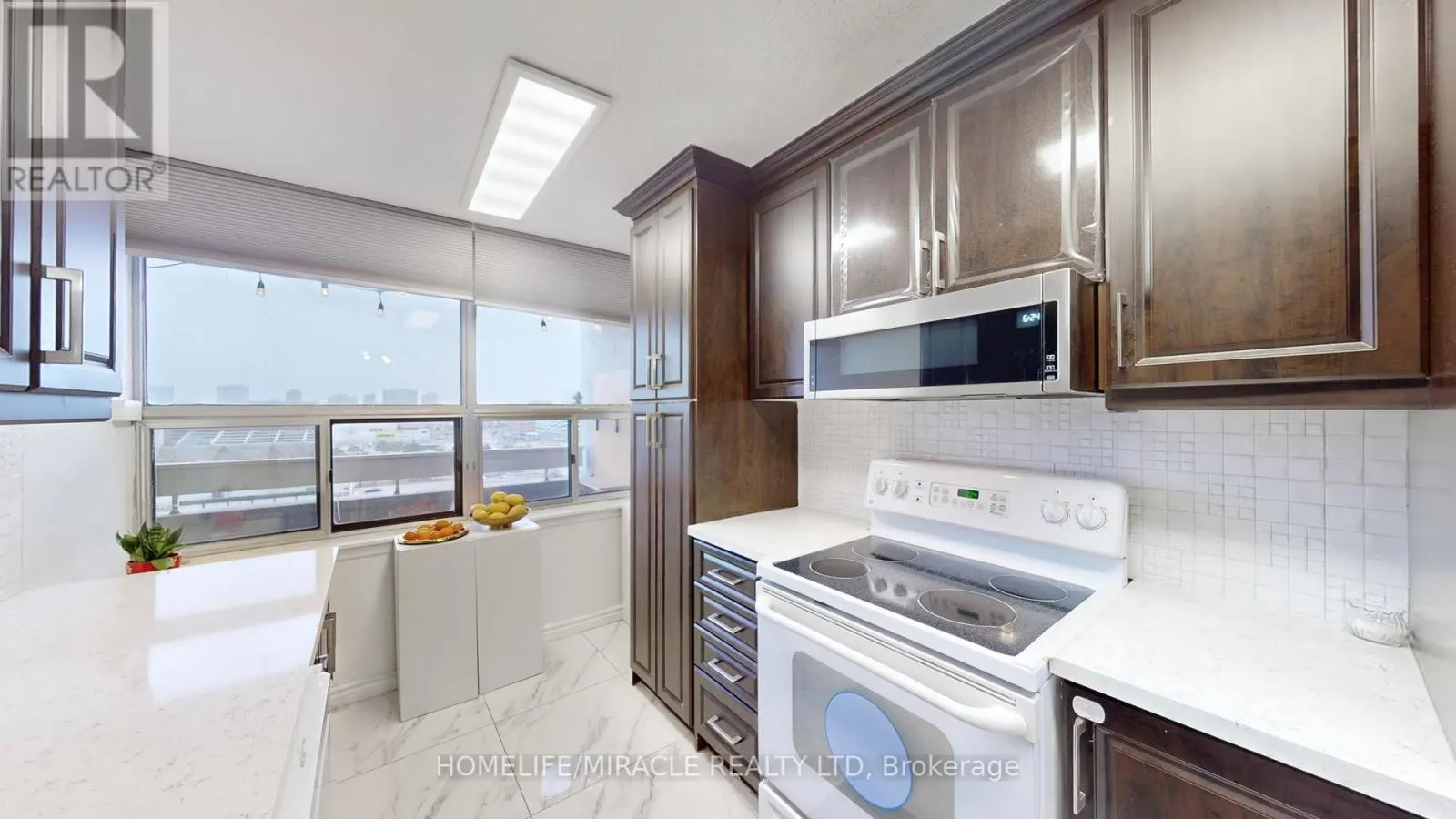 1112 - 15 KENSINGTON ROAD