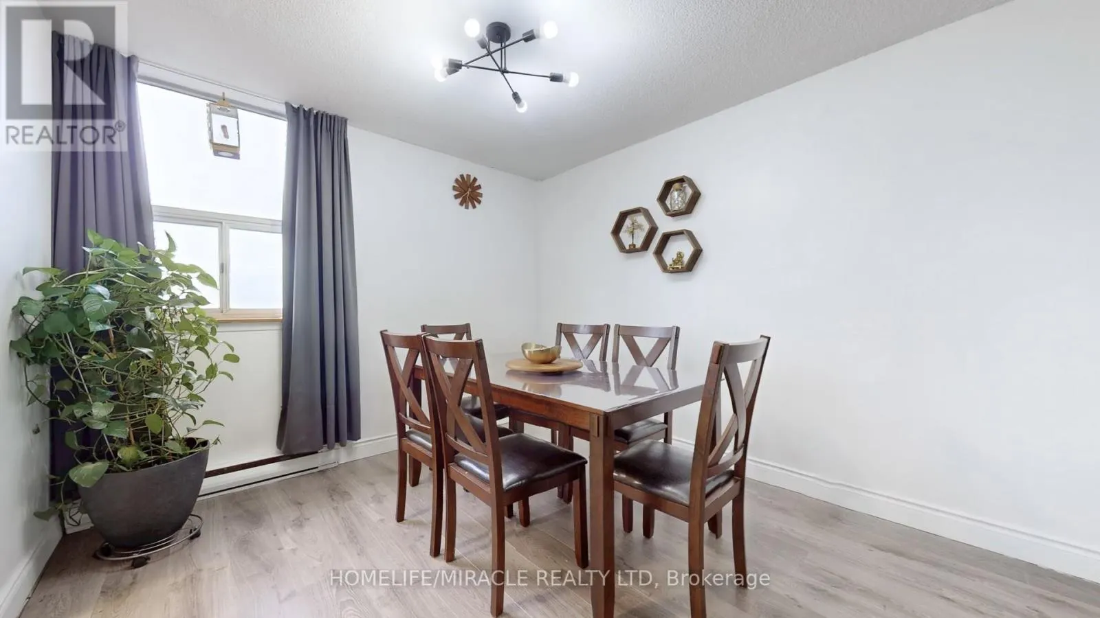 1112 - 15 KENSINGTON ROAD