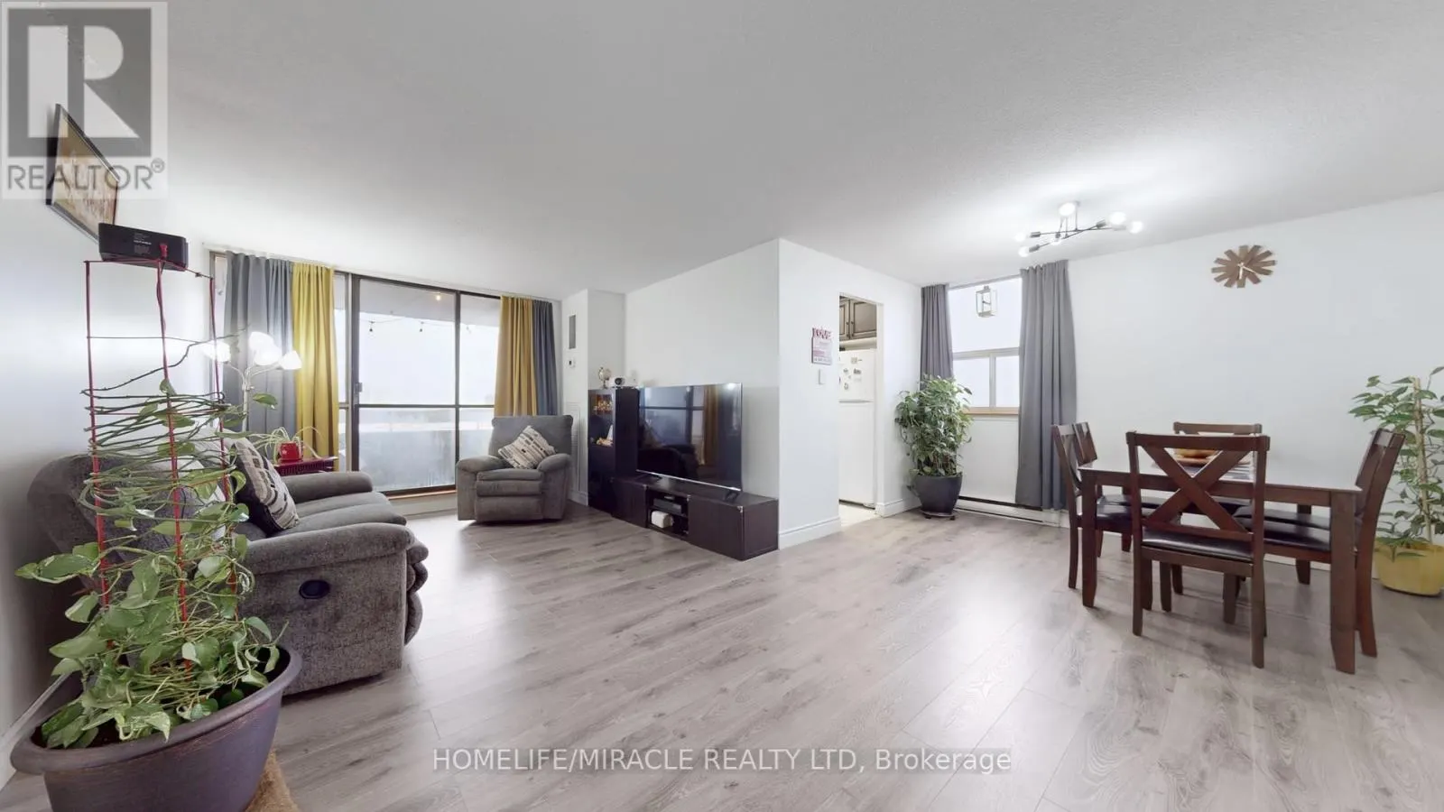 1112 - 15 KENSINGTON ROAD
