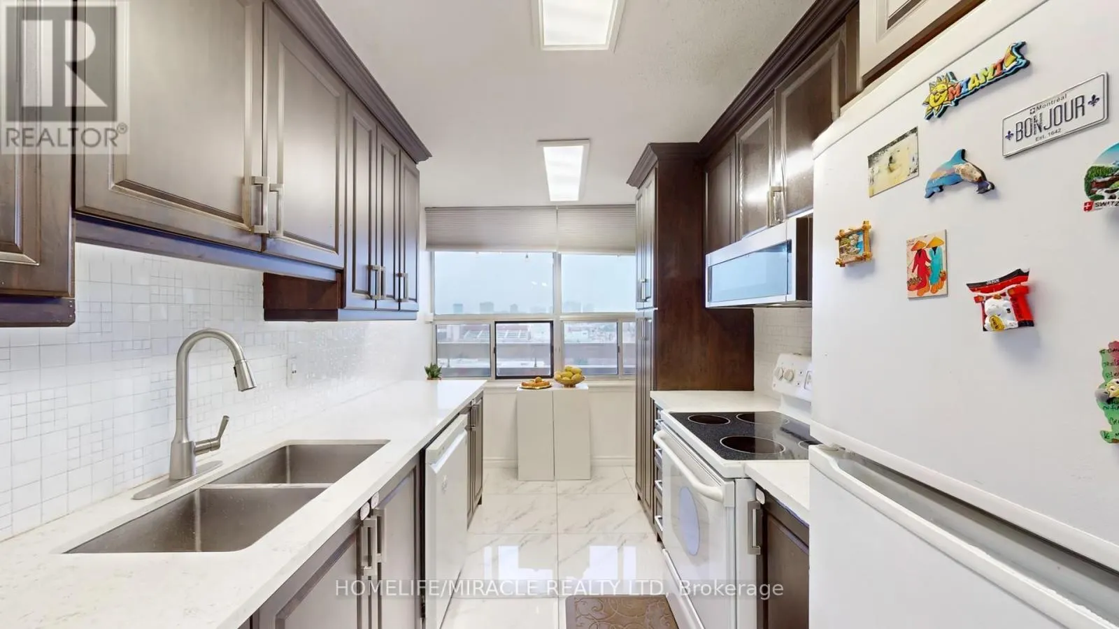 1112 - 15 KENSINGTON ROAD