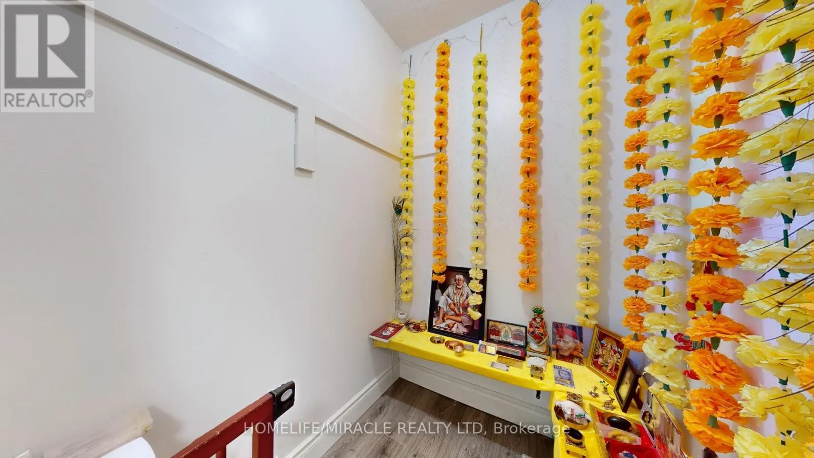 1112 - 15 KENSINGTON ROAD