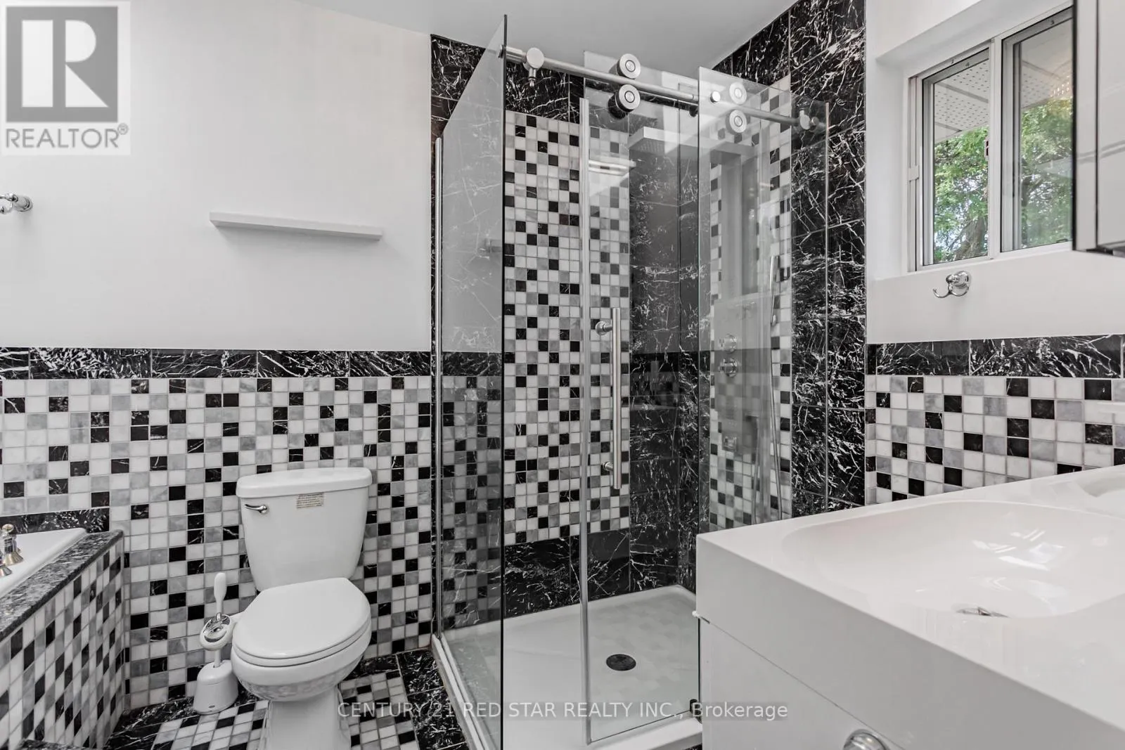 56 SILVERTHORNE BUSH DRIVE