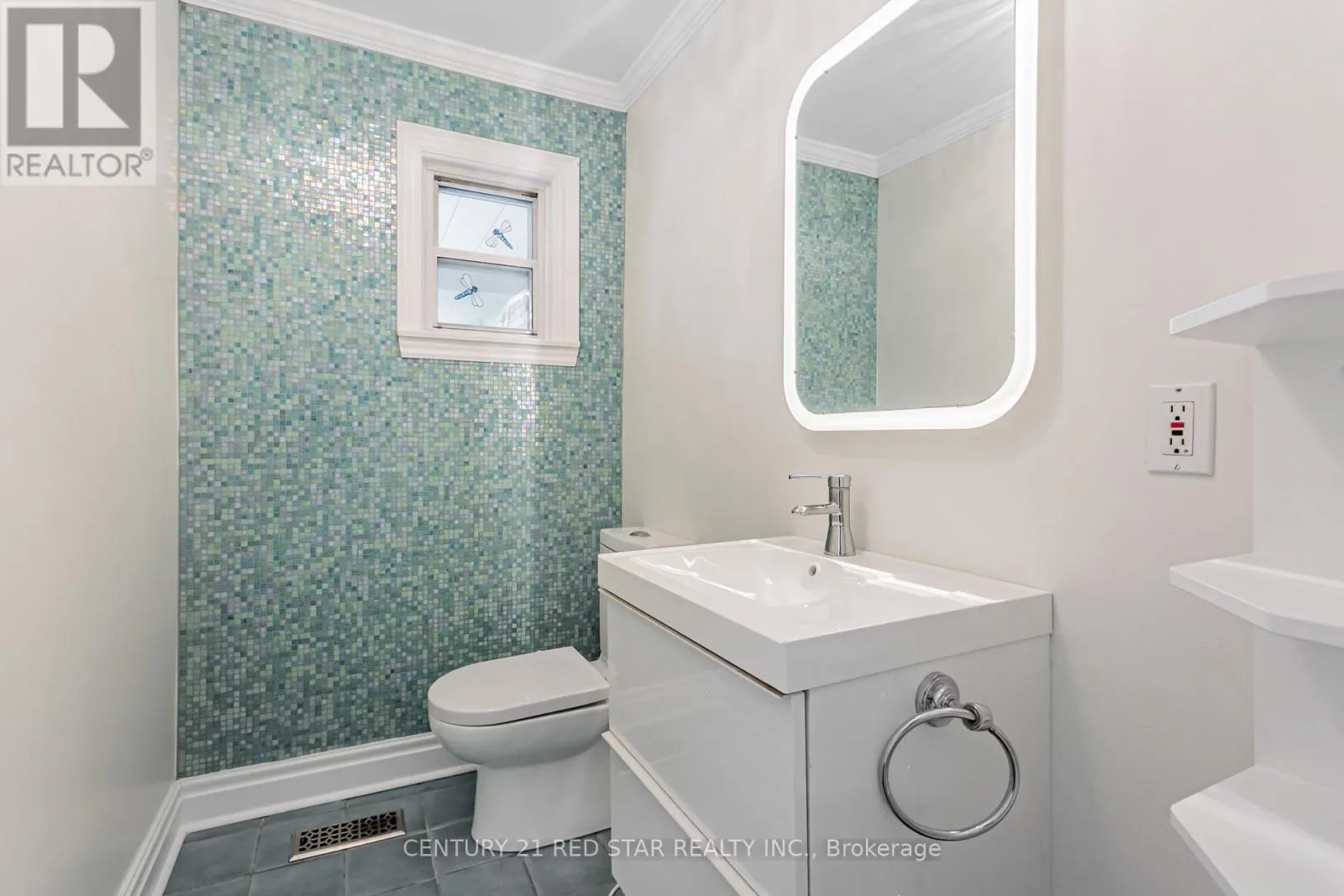 56 SILVERTHORNE BUSH DRIVE