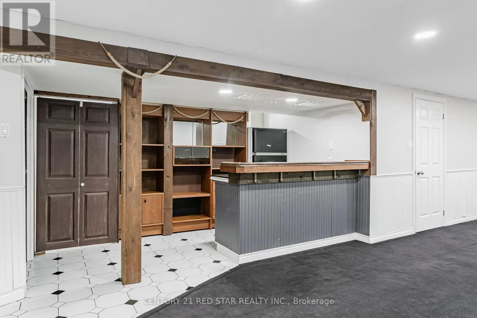 56 SILVERTHORNE BUSH DRIVE