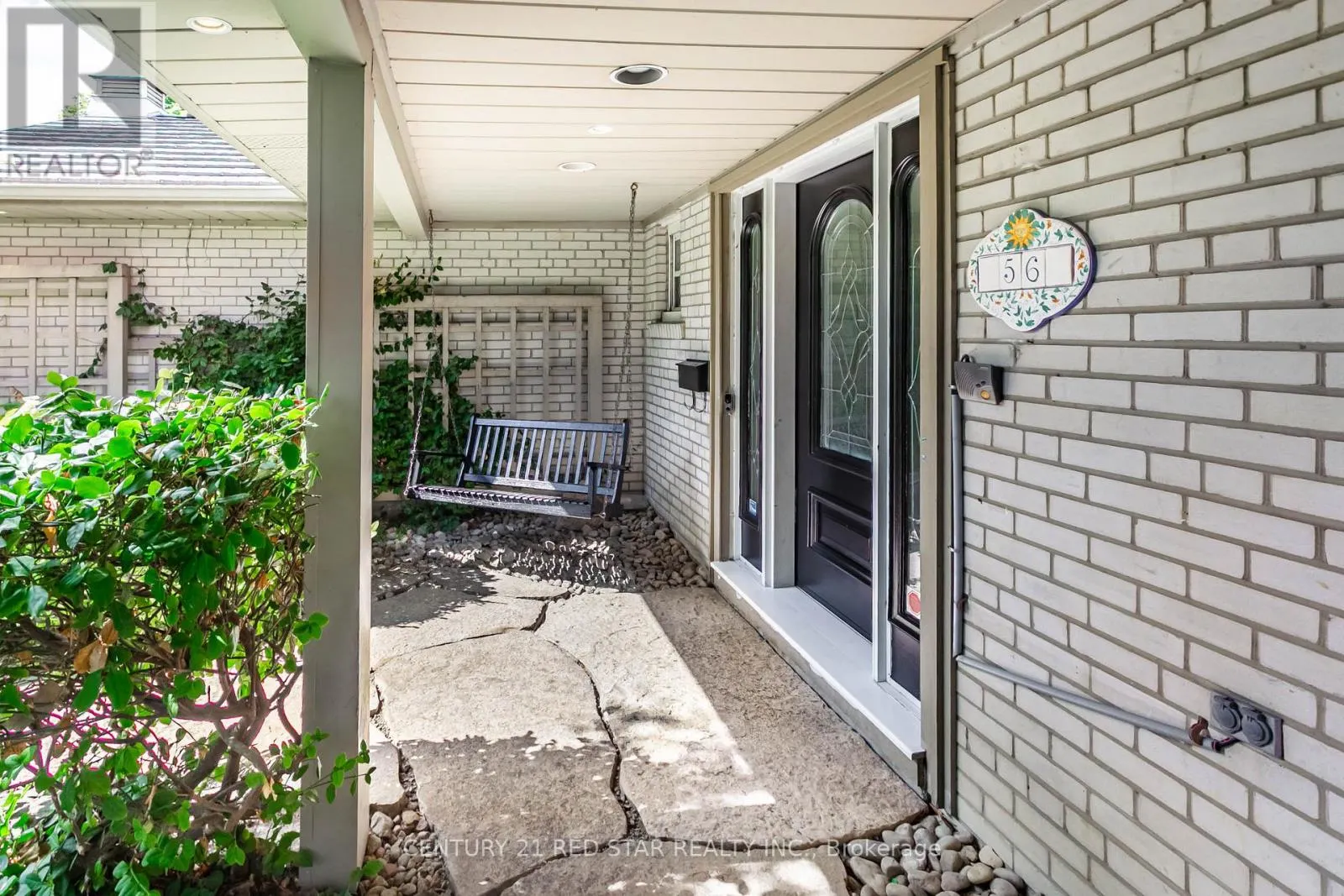 56 SILVERTHORNE BUSH DRIVE