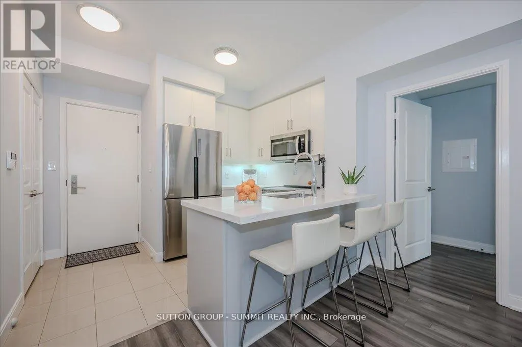 1402 - 50 ABSOLUTE AVENUE
