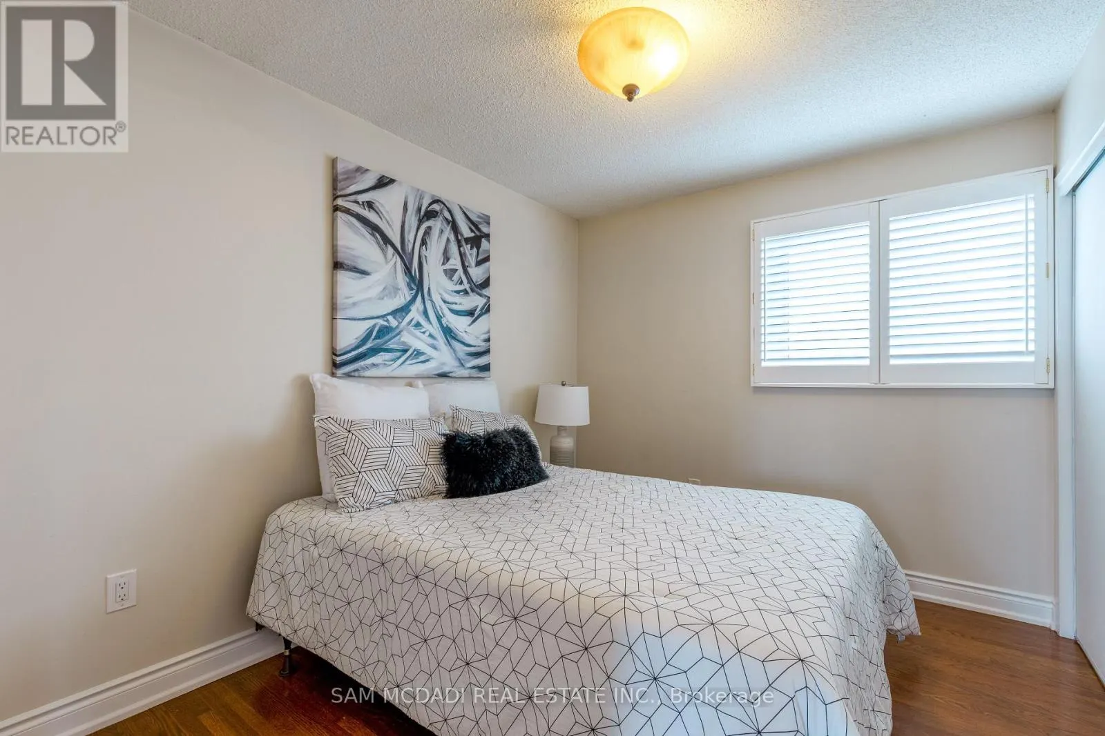 160 TUSCADERO CRESCENT