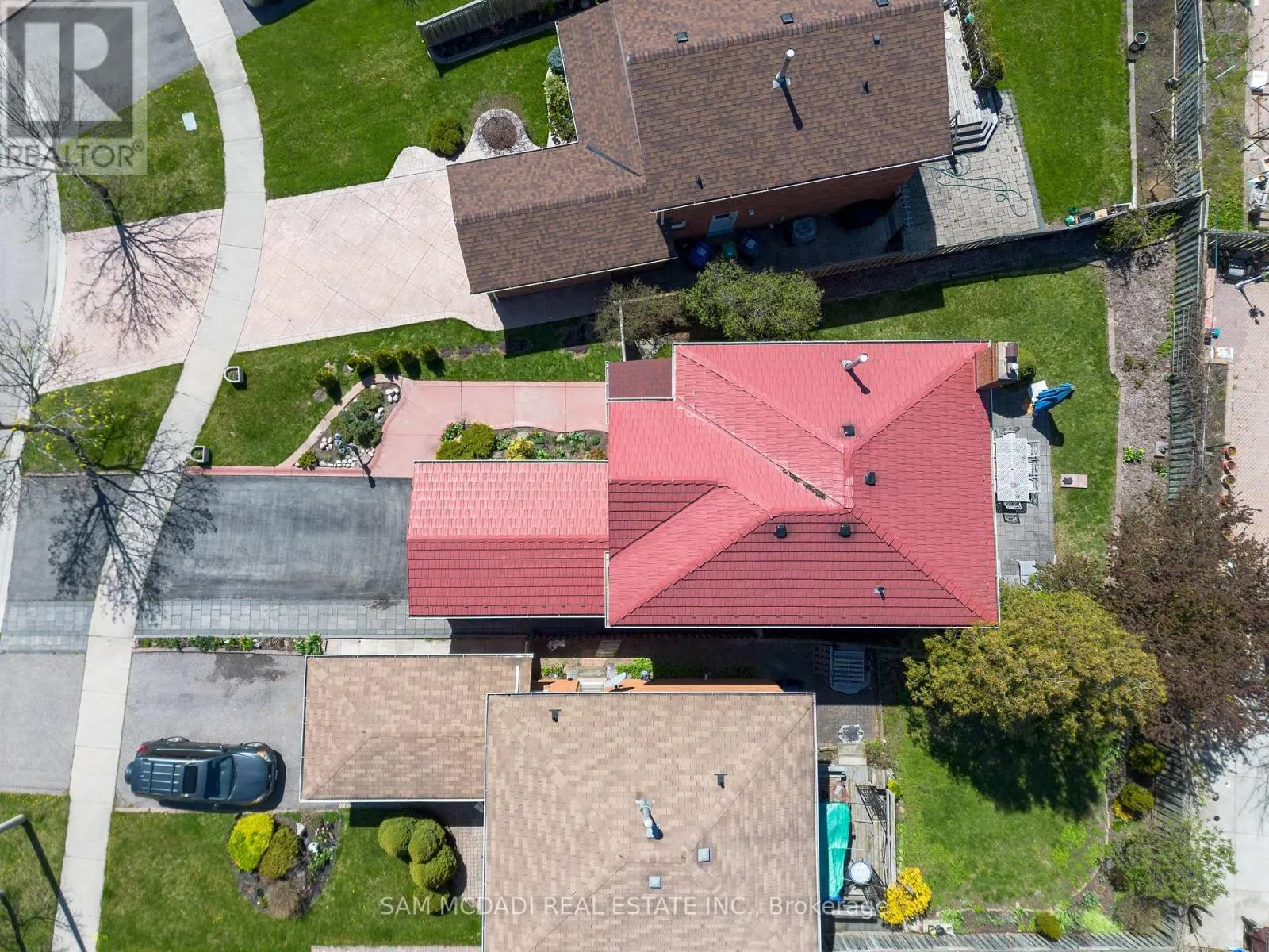 160 TUSCADERO CRESCENT