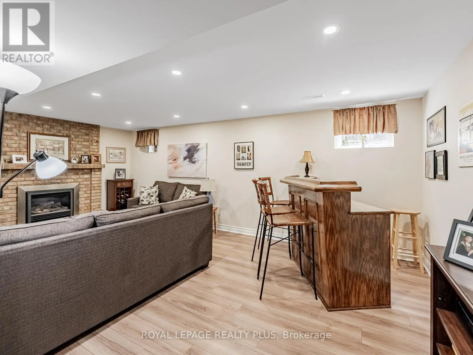 4097 TRAPPER CRESCENT