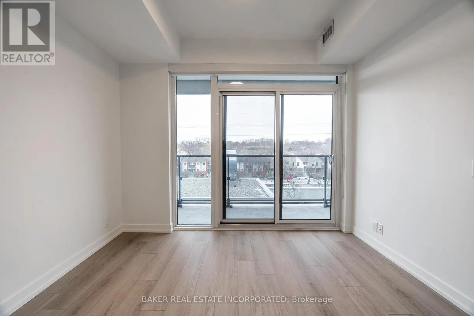526 - 740 DUPONT STREET