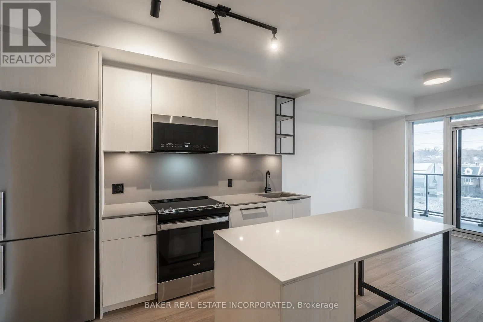 526 - 740 DUPONT STREET