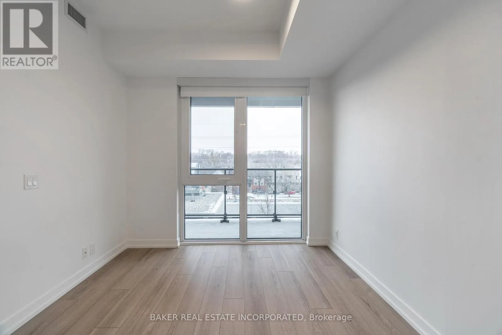 526 - 740 DUPONT STREET