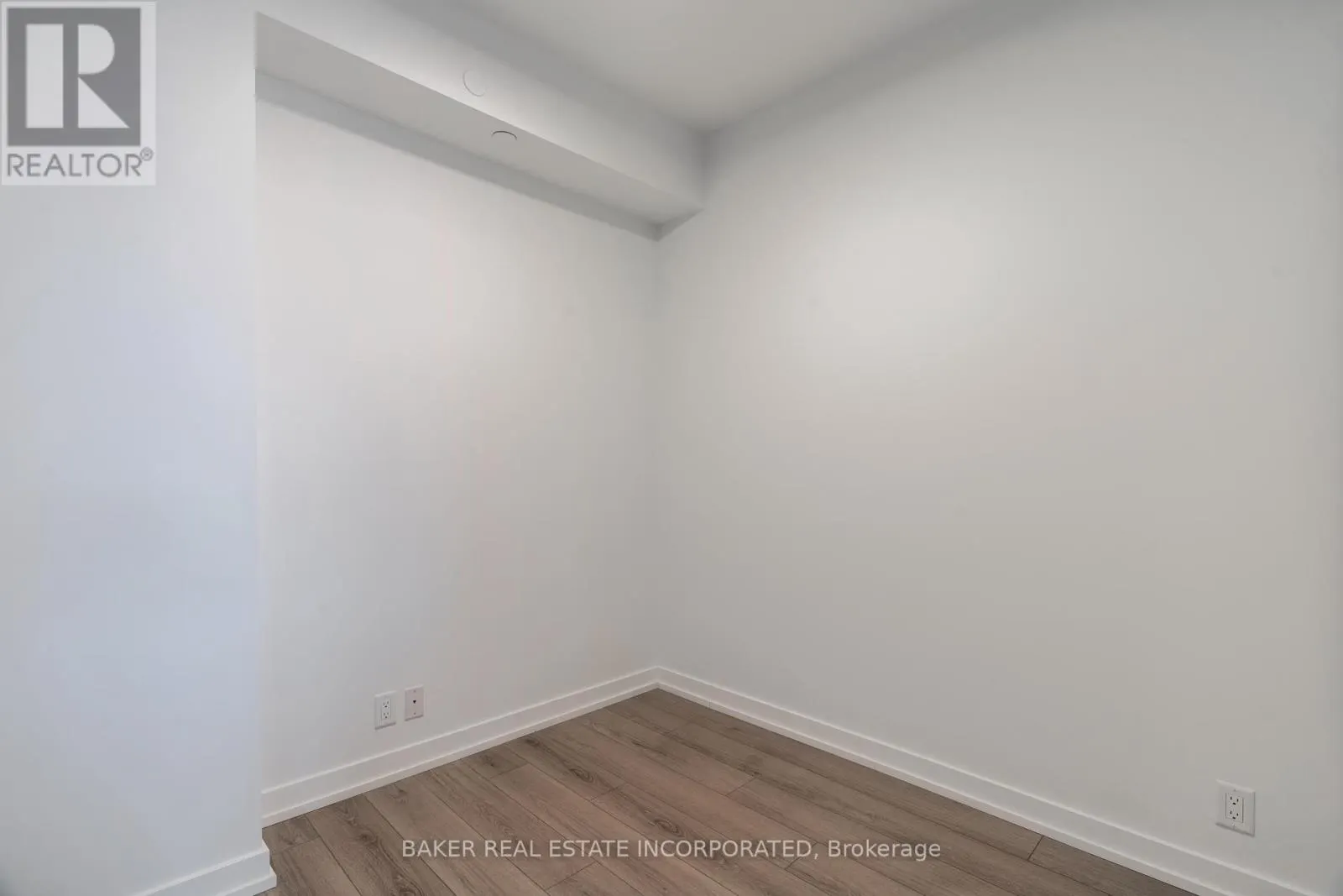 526 - 740 DUPONT STREET