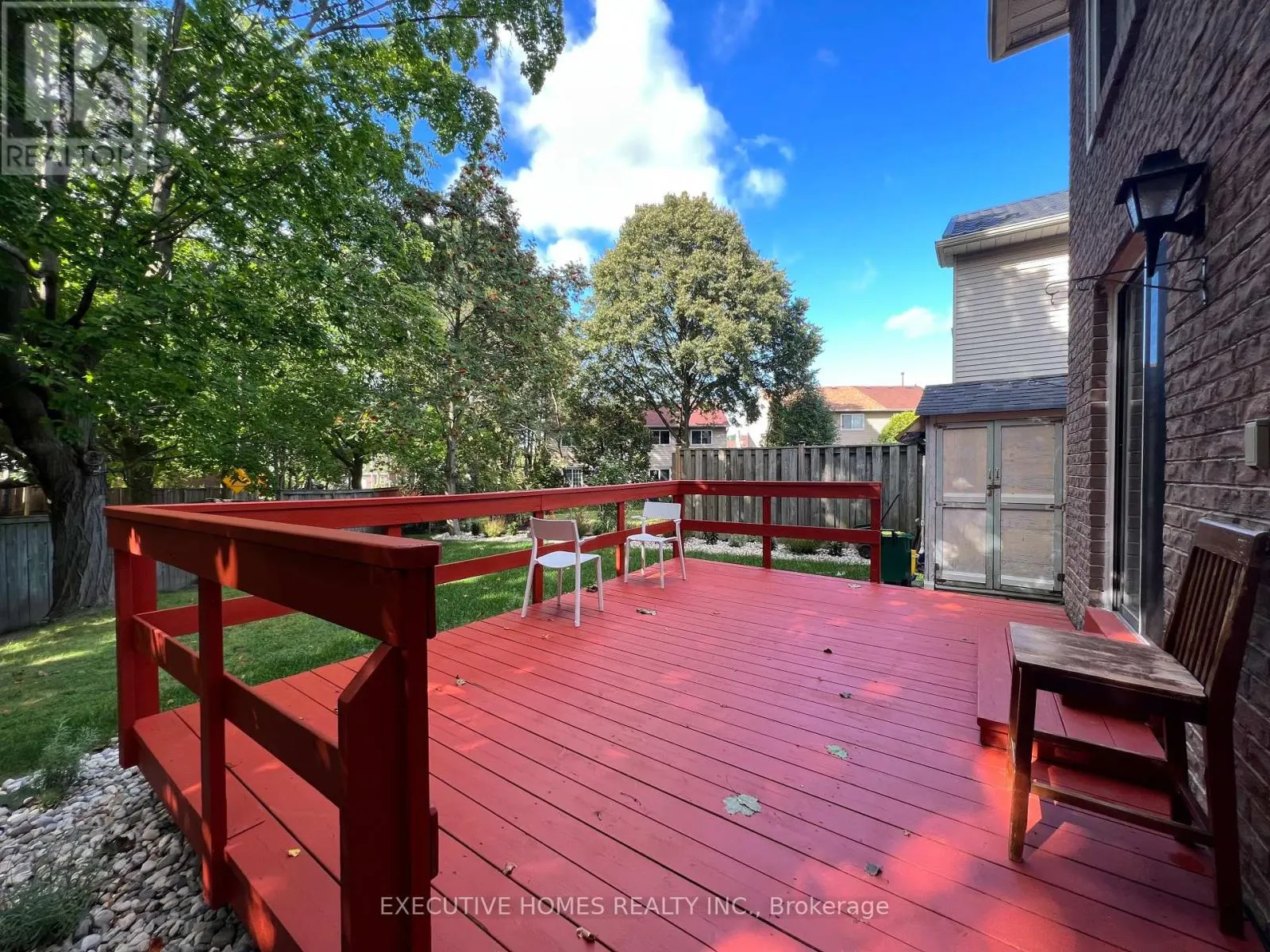 962 RAINTREE LANE
