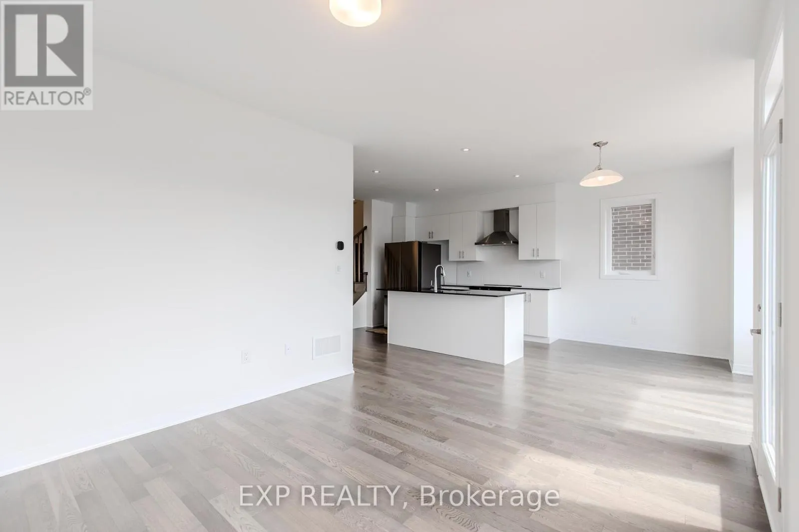 3276 CRYSTAL DRIVE