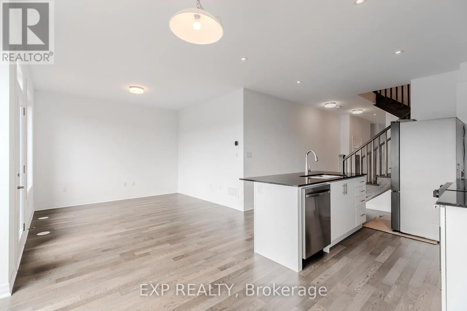 3276 CRYSTAL DRIVE