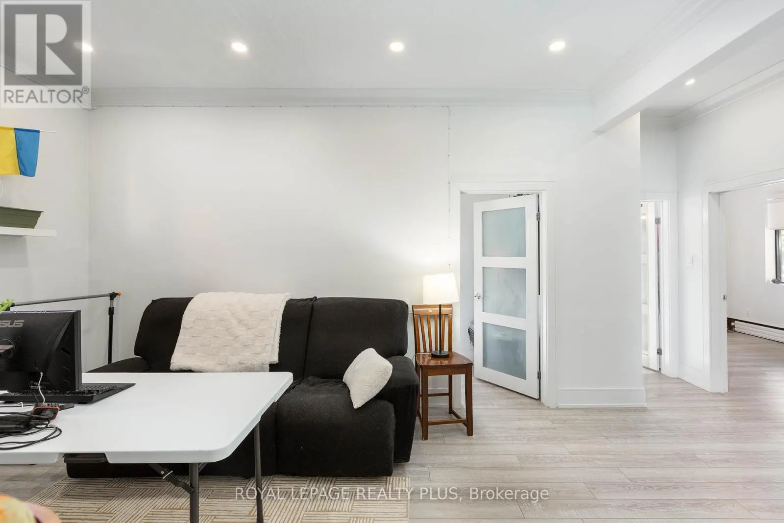 2 - 1 ELMWOOD AVENUE S