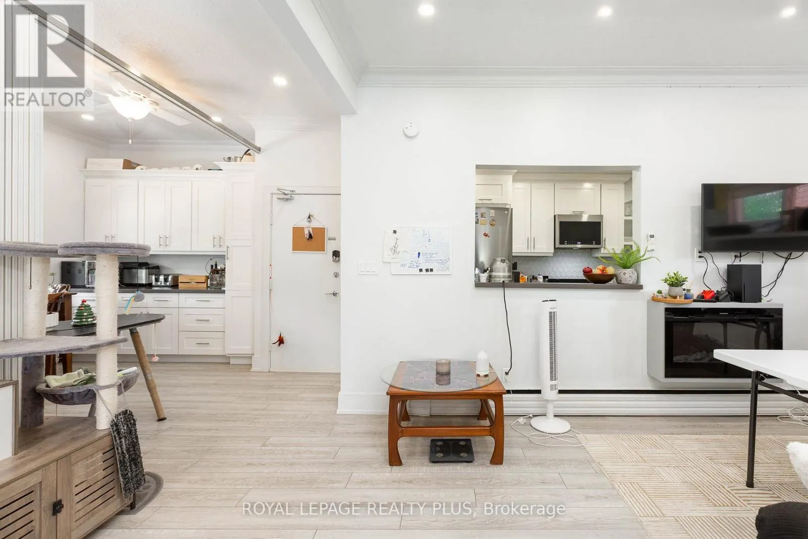 2 - 1 ELMWOOD AVENUE S
