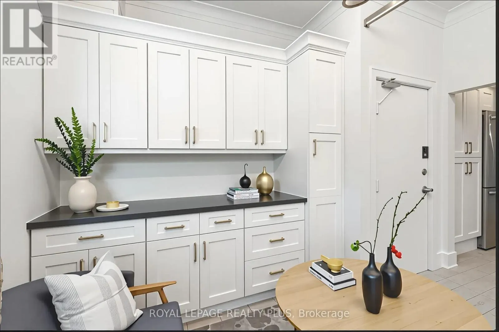 2 - 1 ELMWOOD AVENUE S