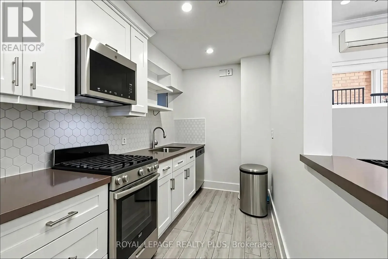2 - 1 ELMWOOD AVENUE S
