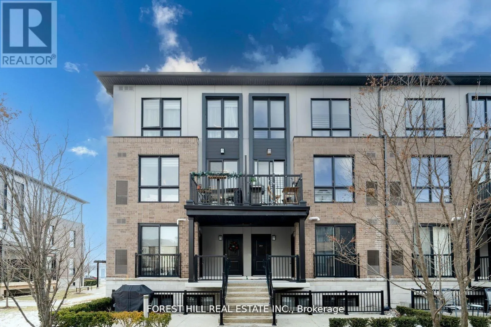 208 - 1210 MAIN STREET E