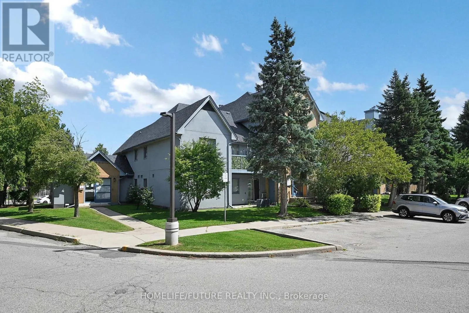 913 - 95 TRAILWOOD DRIVE