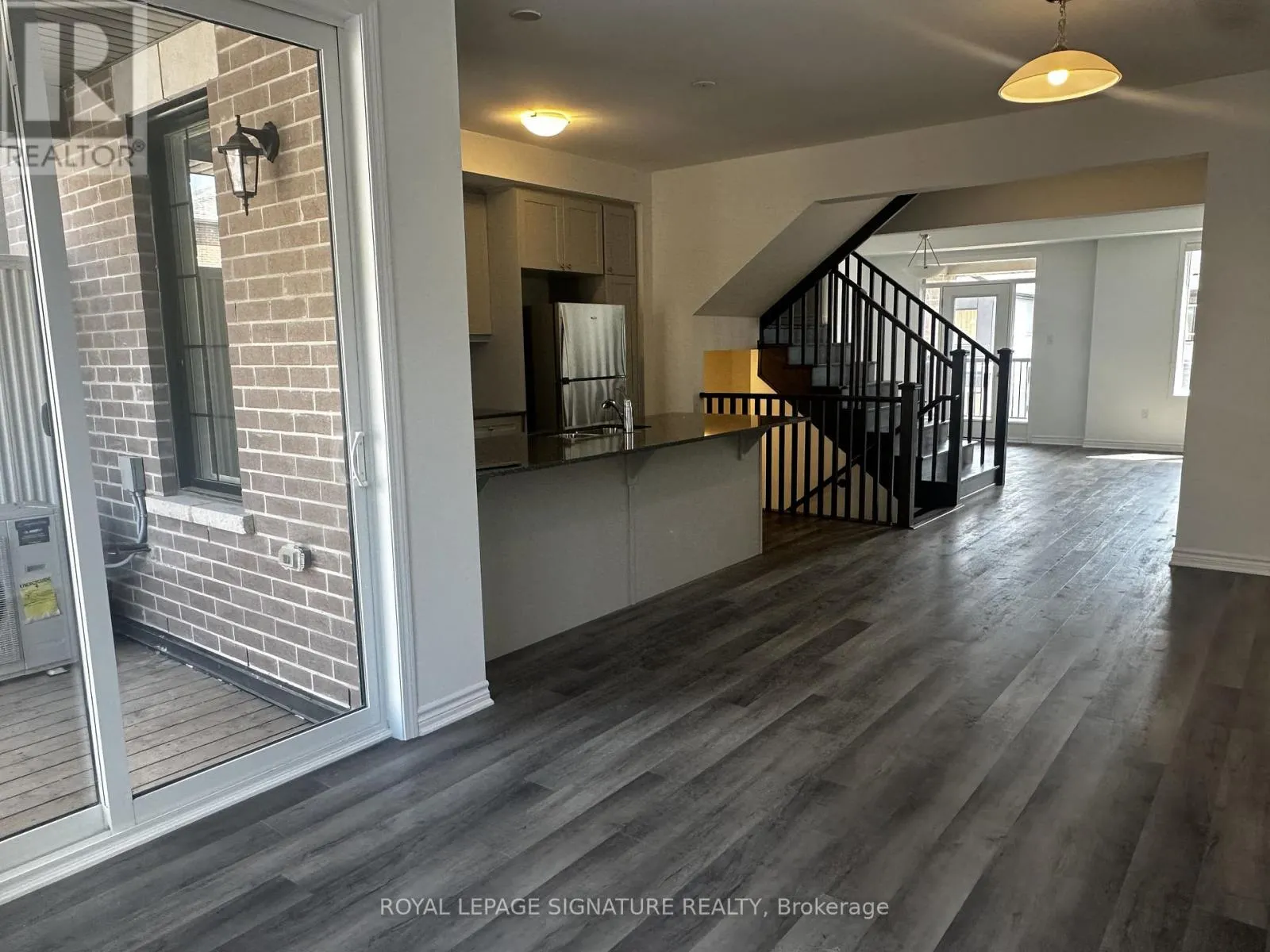 8 - 1259 LILY CRESCENT